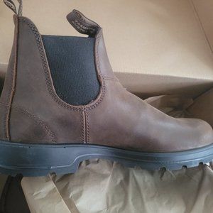 Brand New In Box Blundstone Antique Brown Unisex Chelsea Boot